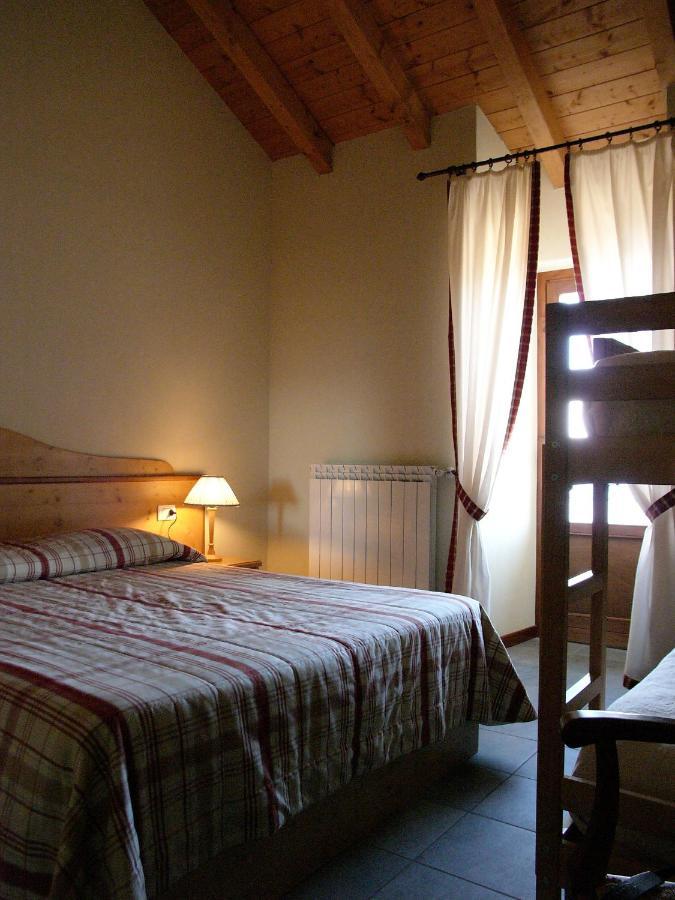 Hotel Rifugio Campiglio Dumenza Esterno foto